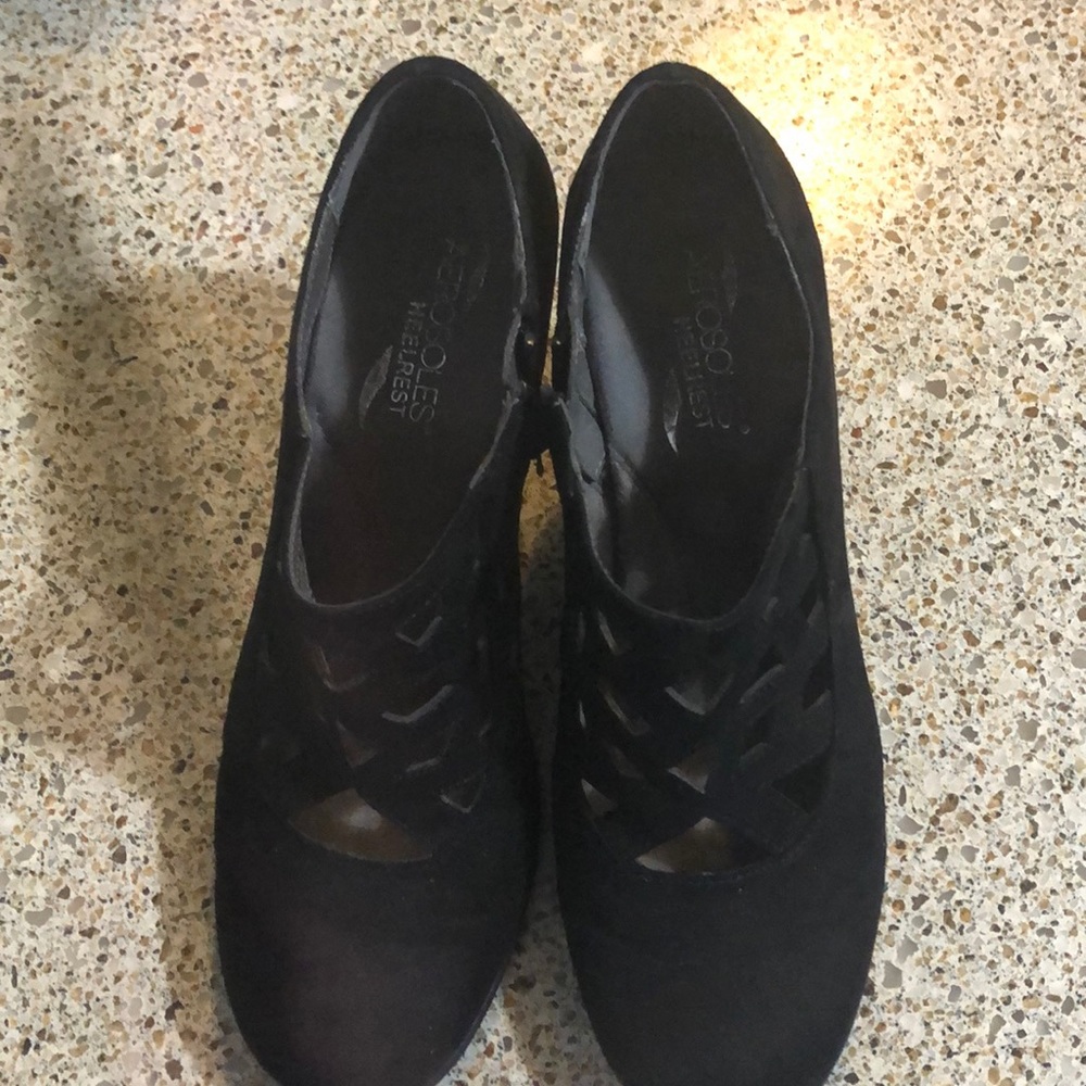Black velvet Aerosoles booties